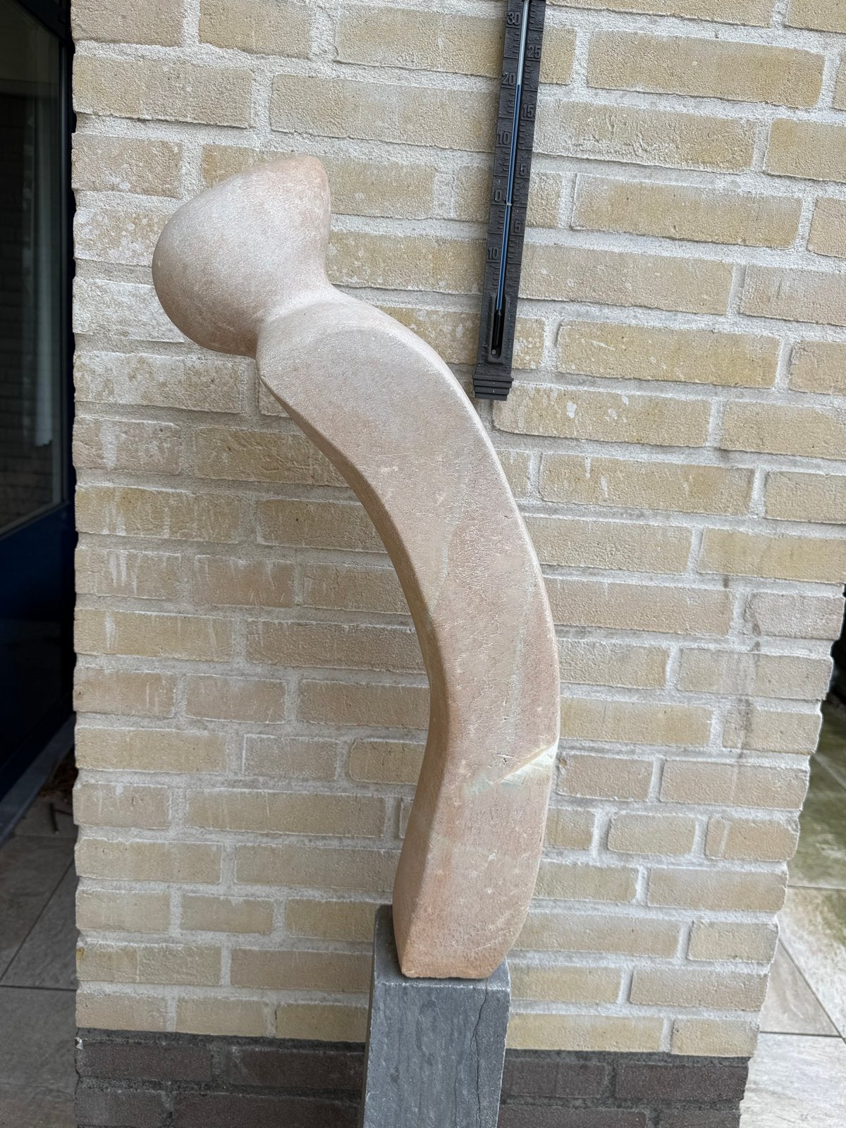 Abstract buitenbeeld op sokkel - 155 cm hoog, Ophalen, Beeld, Abstract, Beige