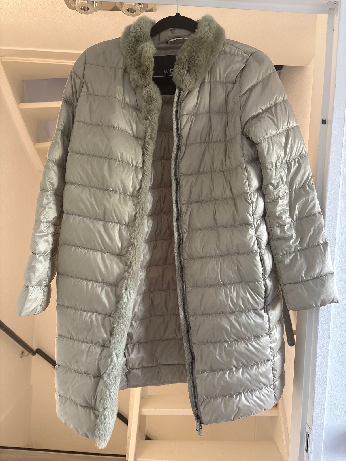 Weekend MaxMara donsjas met bontkraag - Maat 34 (XS), Ophalen of Verzenden, Zo goed als nieuw, Maat 34 (XS) of kleiner, Beige