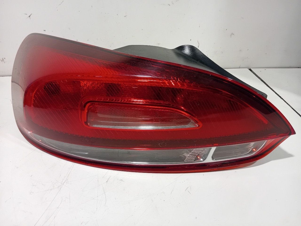 Achterlicht links buiten Volkswagen Scirocco, Onderdelen@venauto.nl, Van der Ven Autorecycling B.V., Gebruikt, Ettenseweg 76, 4706 PB Roosendaal, The Netherlands