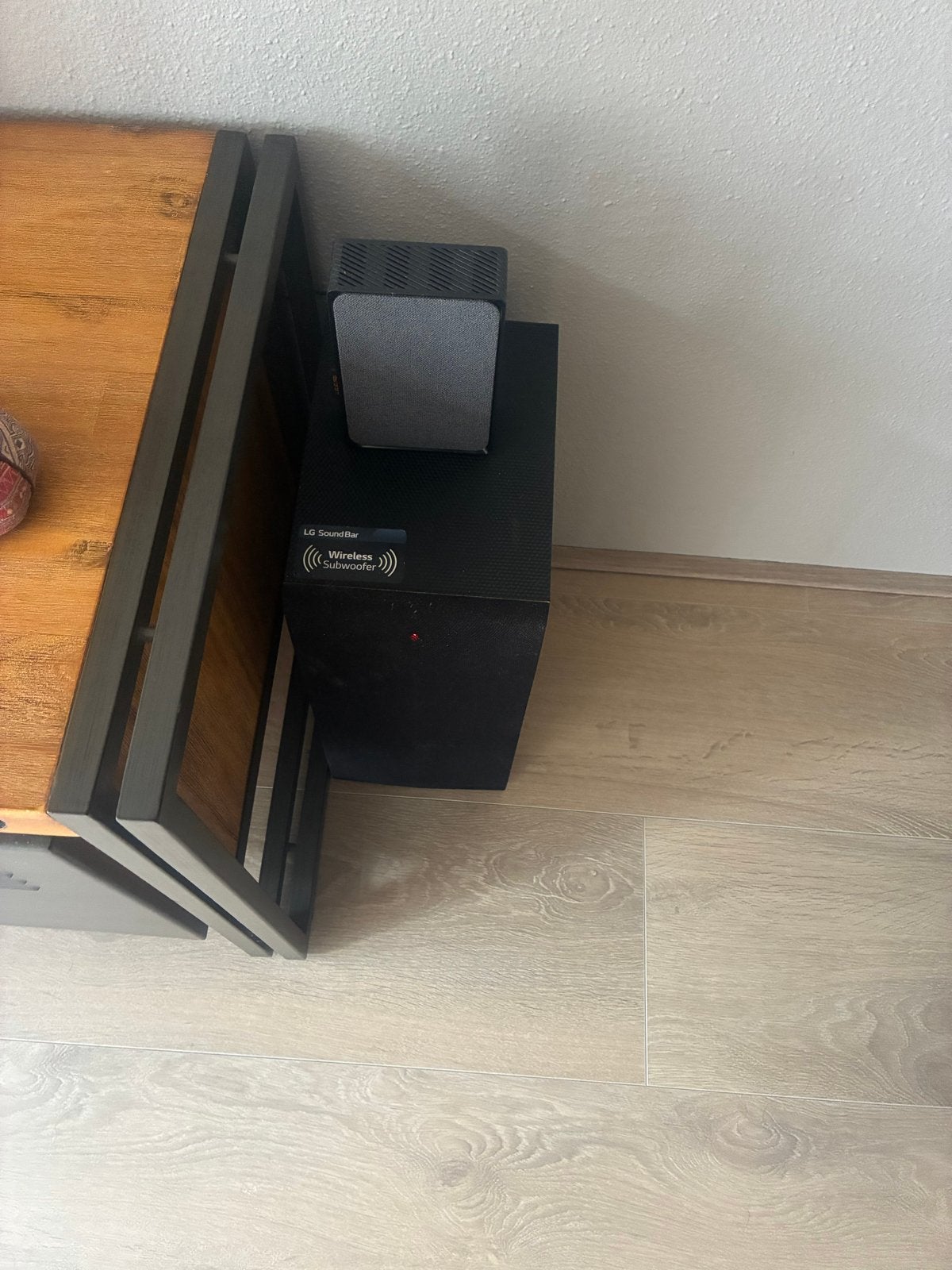 Foto 6 van LG OLED Smart TV met Soundbar en Subwoofer 65 inch. 3,5 jaar