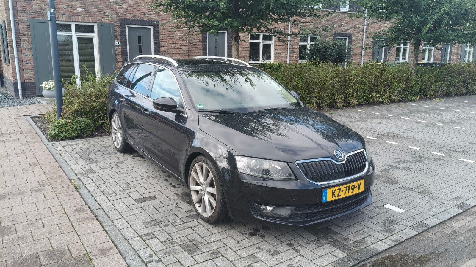 Skoda Octavia Combi,Tsi, Dsg,Zwart, panorama, leder,trekhaak, Auto's, Zwart, Origineel Nederlands, 630 kg, 115 pk