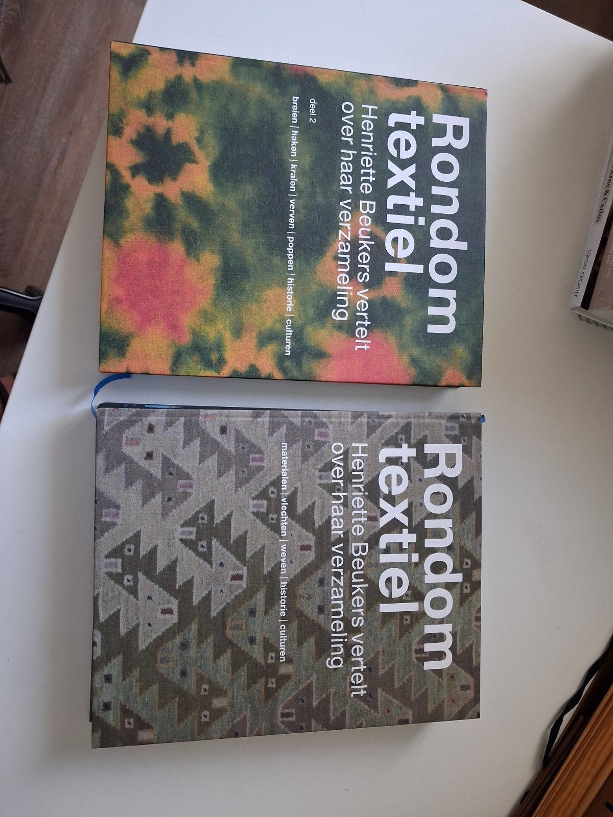 Rondom Textiel - Hennette Beukers (2 delen), Ophalen, Nieuw, Hennette Beukers, Nederland