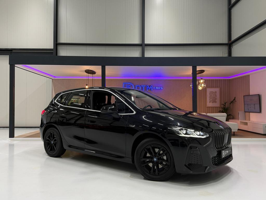 BMW 2-serie Active Tourer 225e xDrive M-pakket | Plug-in 4x4, Automaat, Gebruikt, 16 kWh, Zwart