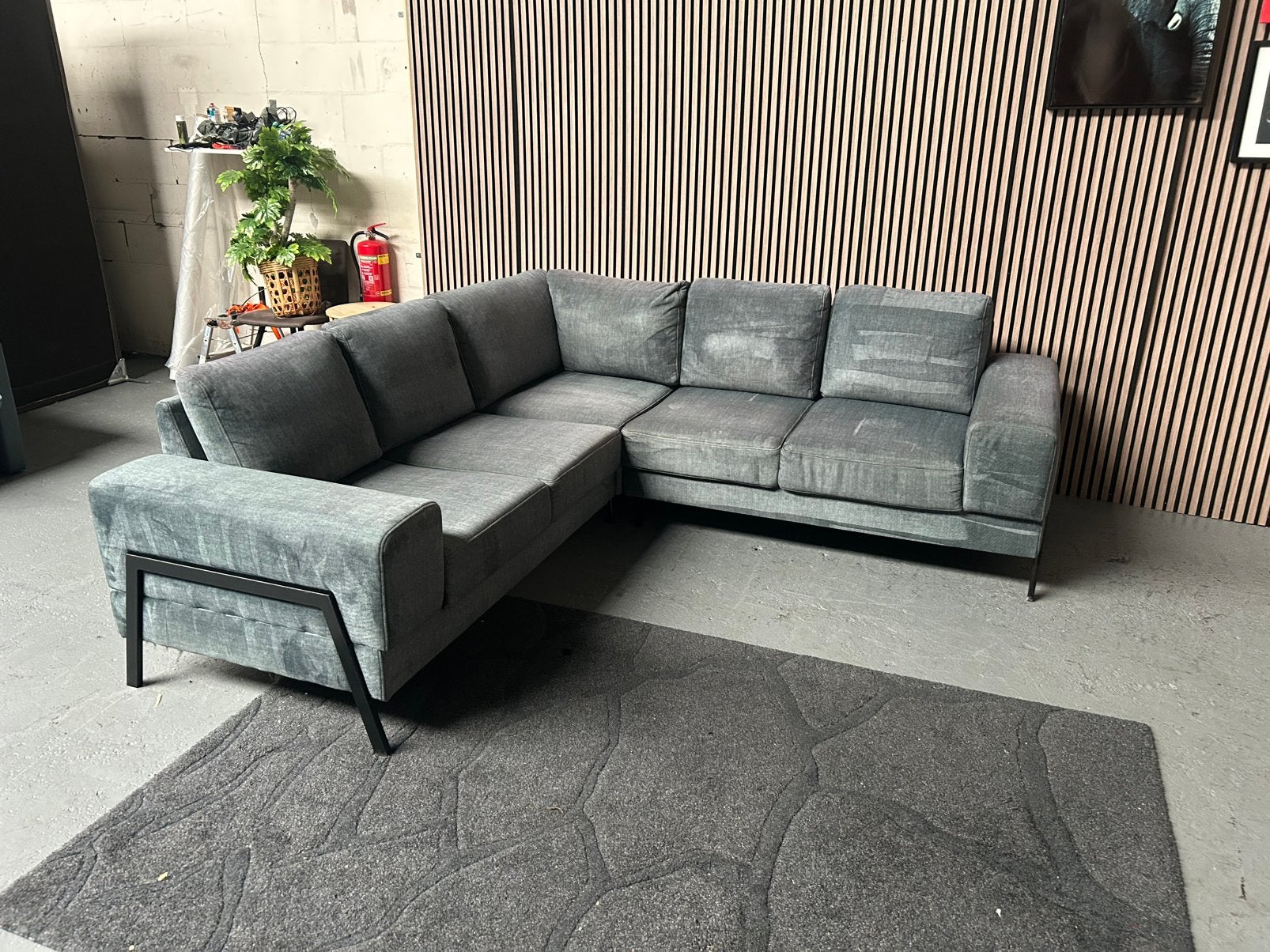 GRATIS LEVERING Hoekbank Velvet 240X240 GEREINIGD, Huis en Inrichting, Banken | Bankstellen, Groen hoekbank, Hoekbank, Ophalen of Verzenden