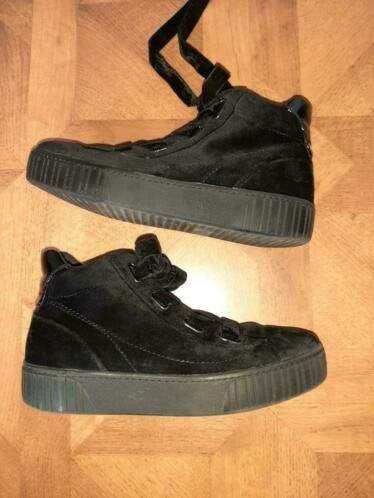 Marco Tozzi fluweel velvet sneakers maat 38 zwart, Kleding | Dames, Zwart, Marco Tozzi, Ophalen of Verzenden, Sneakers of Gympen
