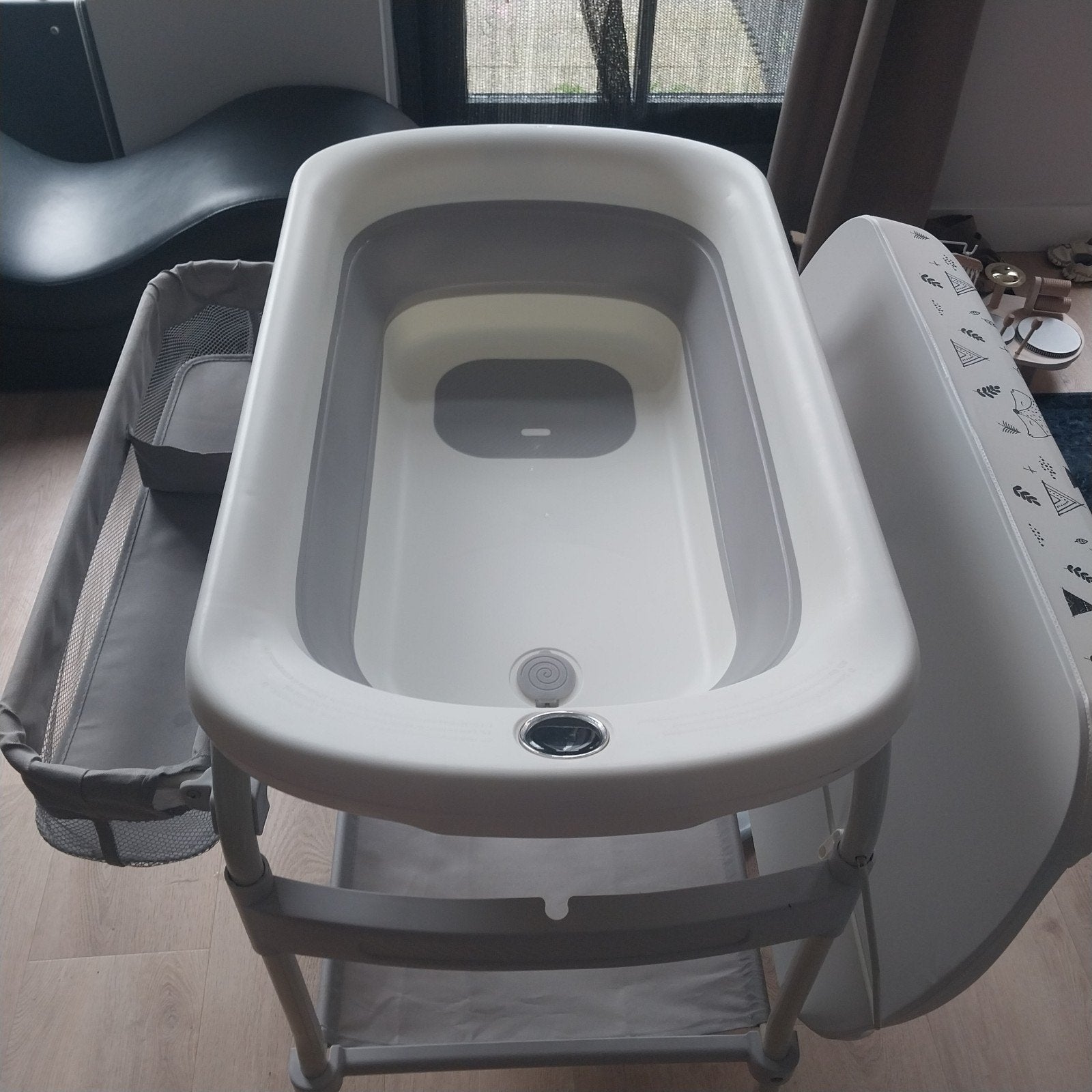 Multi-functional Baby Changing Table/Removable Bath with Th, Kinderen en Baby's, Zo goed als nieuw, Badje, Standaard, Ophalen