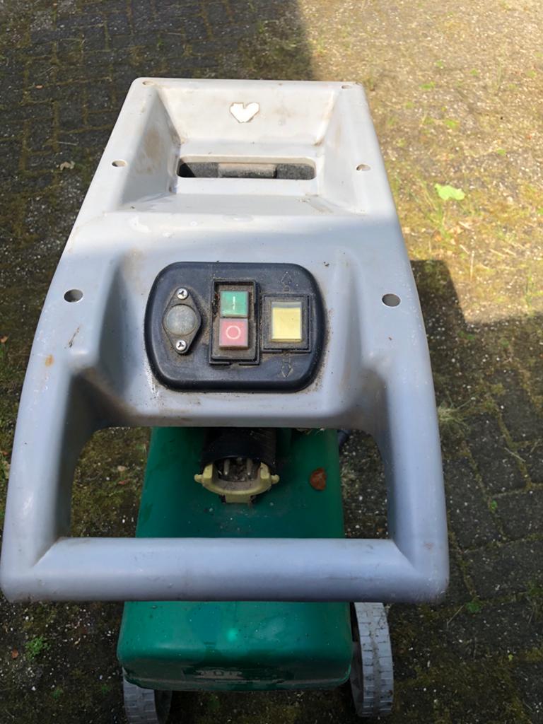 Top graftakken hakselaar voor snoeihout, Ophalen, Gebruikt, Elektrisch