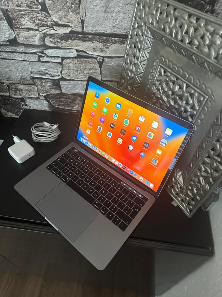 Apple MacBook Pro 13 Retina 2017 | i7 | 16GB RAM | Touch Bar, Computers en Software, Apple Macbooks, MacBook Pro, 2 tot 3 Ghz
