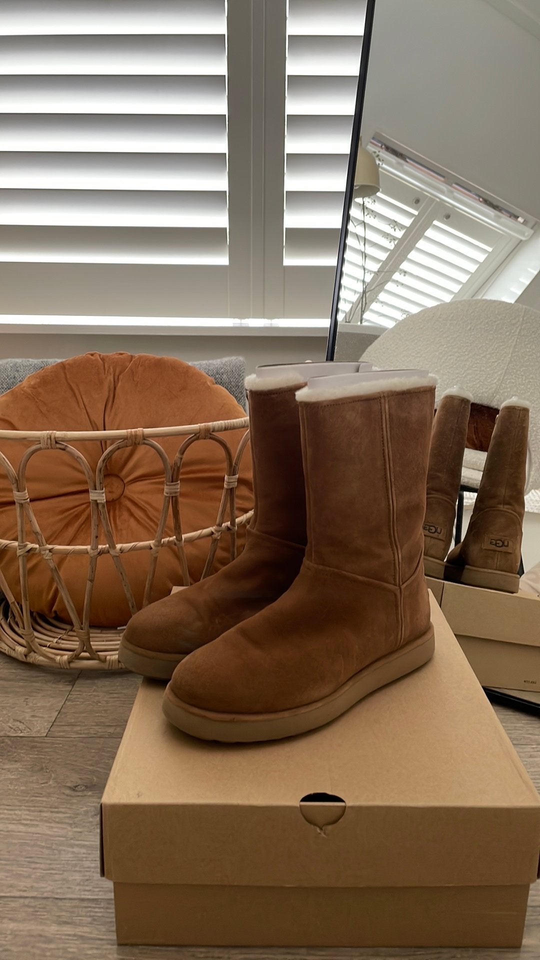 UGG Classic Short mt 39 in zeer goede staat, Ophalen of Verzenden, Zo goed als nieuw, Bruin