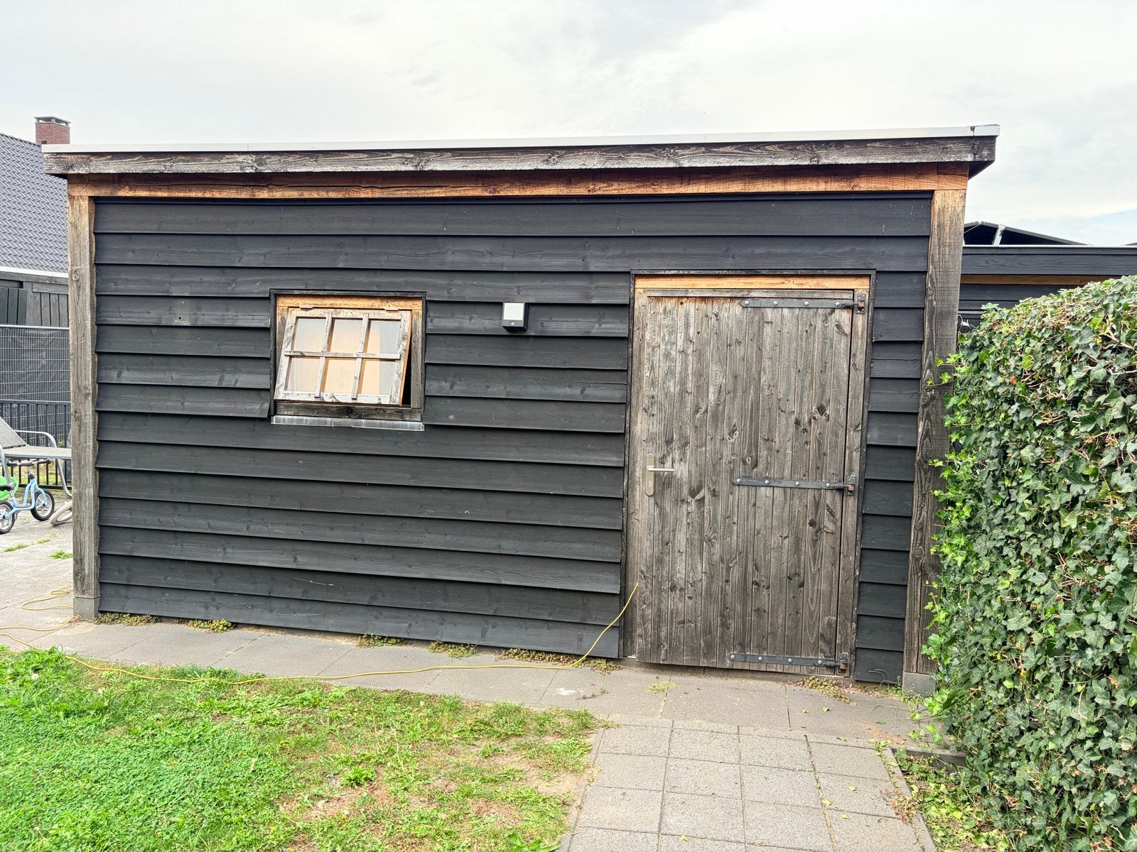 Ruime houten berging (2018) - 4,9 x 3,5 meter, Tuin en Terras, Ophalen of Verzenden, Gebruikt, Hout, Overige typen