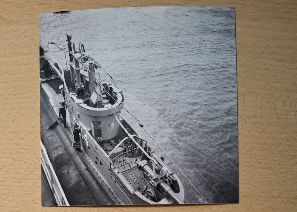 2 Foto's marine 1953: onderzeeboot Hr Ms Zwaardvis, Verzamelen, Militaria | Algemeen, Verzenden, Marine, Nederland, Foto of Poster