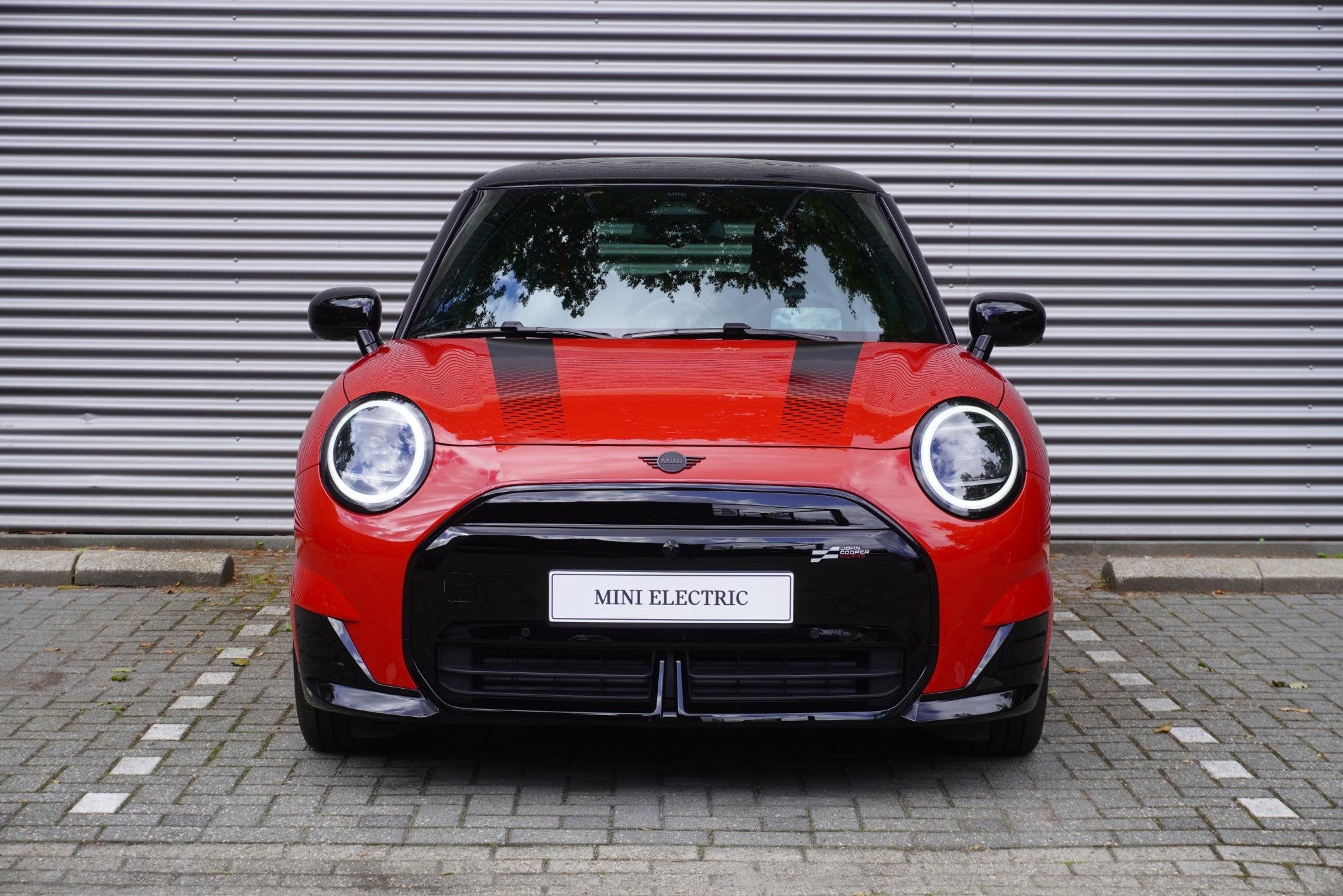 MINI Cooper E John Cooper Works Trim | Pakket L, Auto's, Mini, Stof, 41 kWh, Stuurwielverwarming, 4 stoelen
