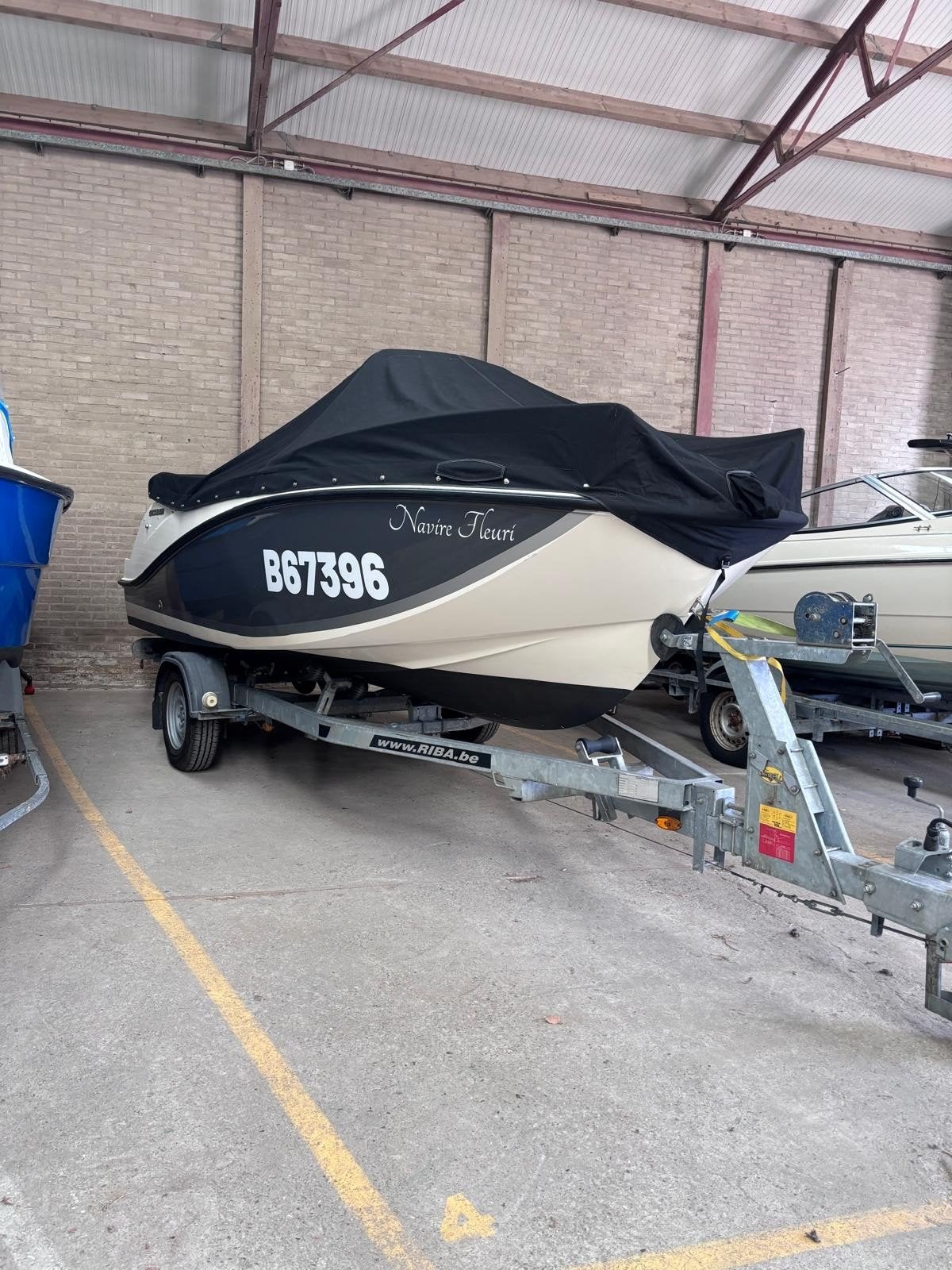 Quicksilver 505 Activ - 80pk Mercury + geremde trailer, Benzine, Gebruikt, Hydraulische besturing, Buitenboordmotor