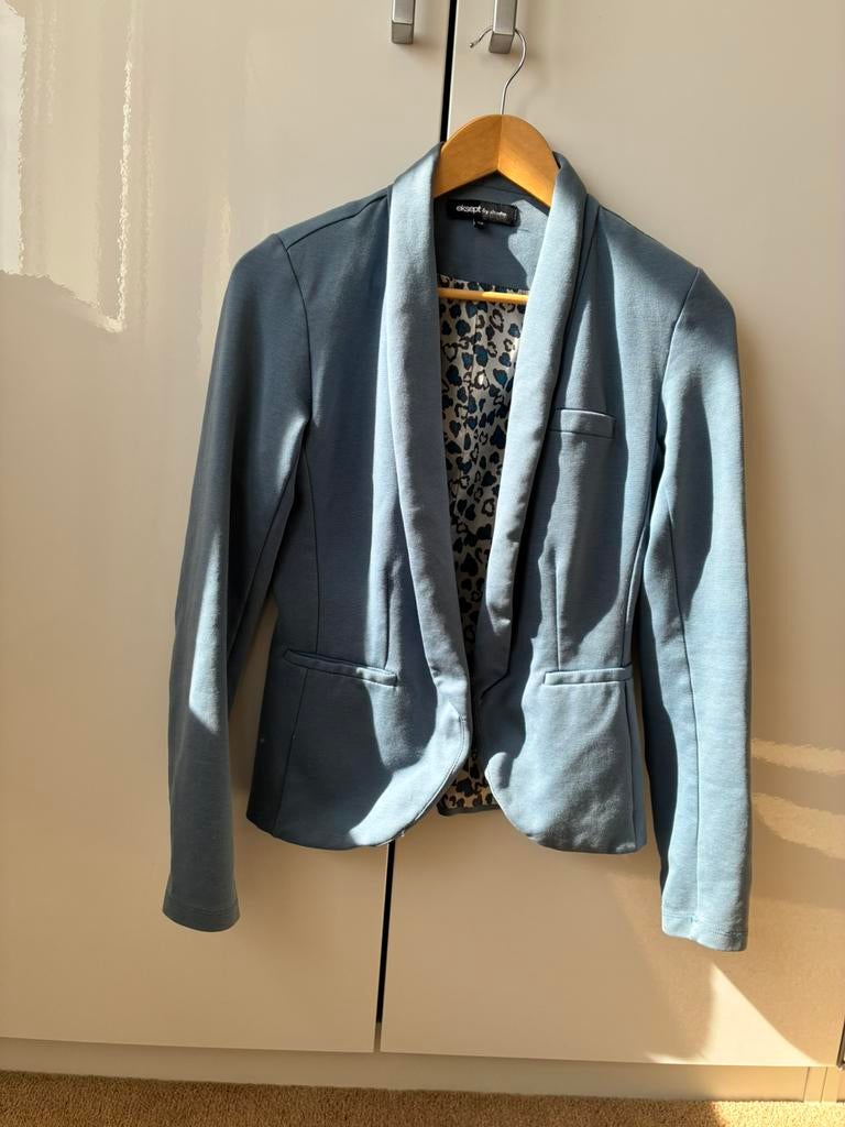 Leuk jasje, lichtblauw, zit heerlijk!, Ophalen of Verzenden, Gedragen, Maat 34 (XS) of kleiner, Blauw