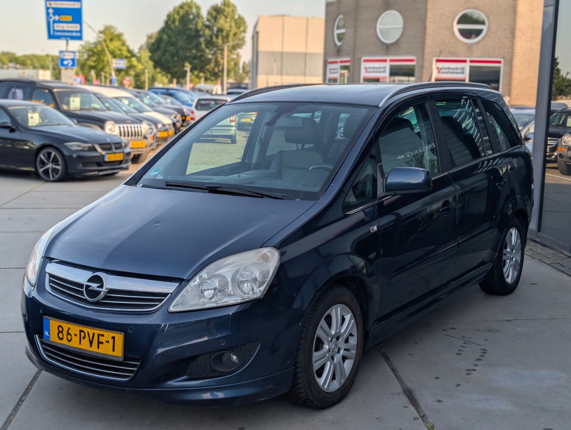 Opel Zafira 1.8 Cosmo - Clima - Cruise - Stoelverwarming -, Auto's, Opel, Euro 5, Stof, Gebruikt, Zwart