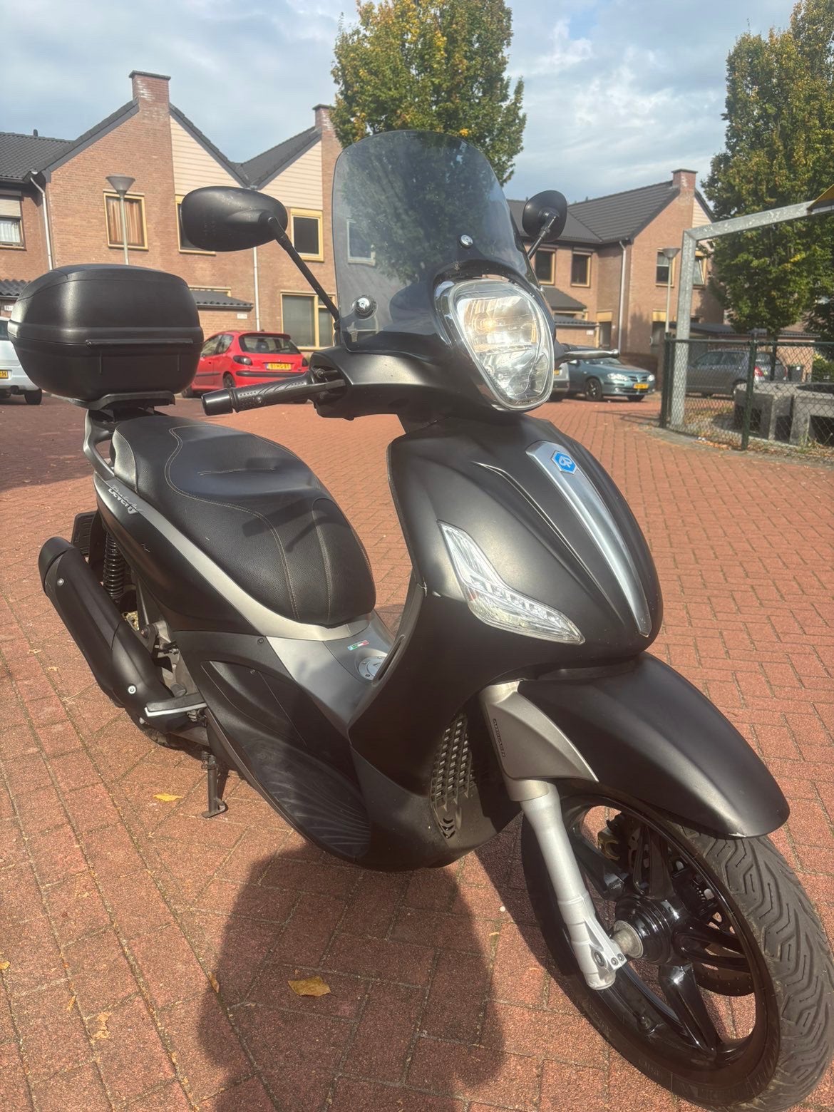 Piaggio beverly 350 sports touring 2015, Fietsen en Brommers, Ophalen, Zo goed als nieuw, Benzine, Overige modellen