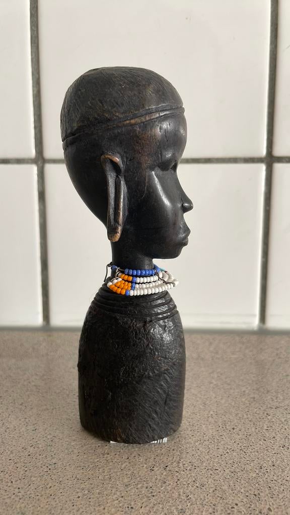 Prachtige buste Afrika met ketting met kraaltjes, Ophalen of Verzenden