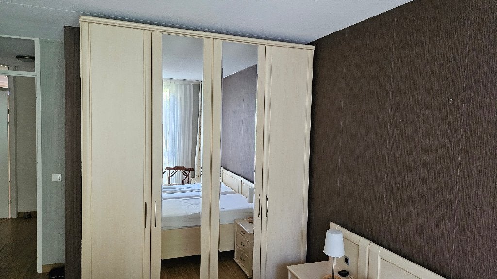 Hang en legkast, Ophalen, Met deur(en), Gebruikt, 200 cm of meer