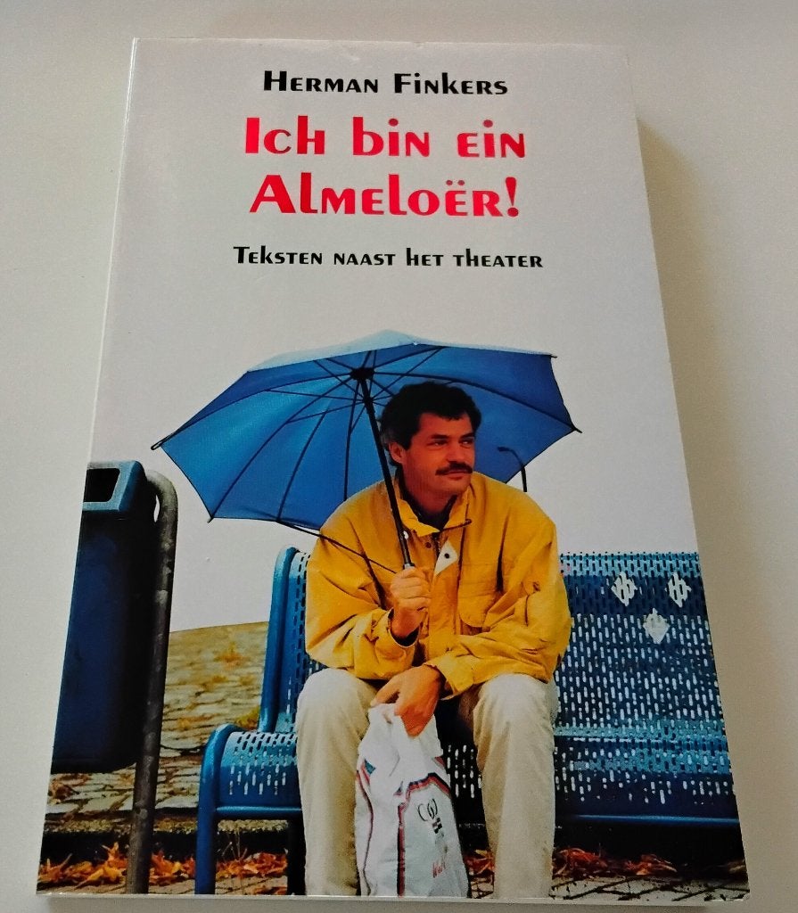 Herman Finkers - Ich bin ein Almeloër! - Teksten naast het, Boeken, Ophalen of Verzenden, Zo goed als nieuw, Herman Finkers