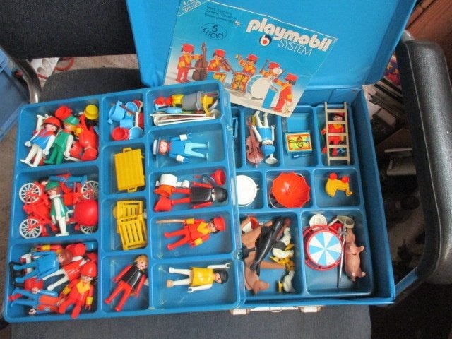 Playmobil system koffer met 2 lagen 20 poppetjes, Gebruikt, Complete set, Overige typen, Ophalen of Verzenden