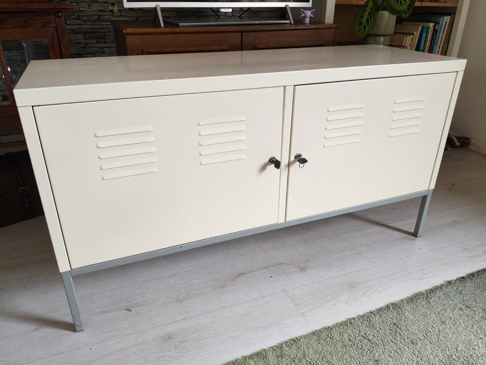 Tv Kast - (Ikea Ps Kast), Huis en Inrichting, Ophalen, Zo goed als nieuw, Wit Metalen Tv Kastje