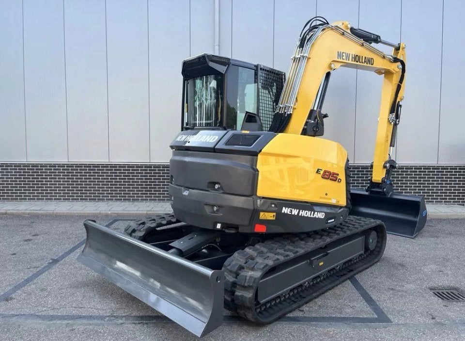 : New Holland E85 graafmachine – Engcon, straai kantelstuk, Ophalen, Graafmachine