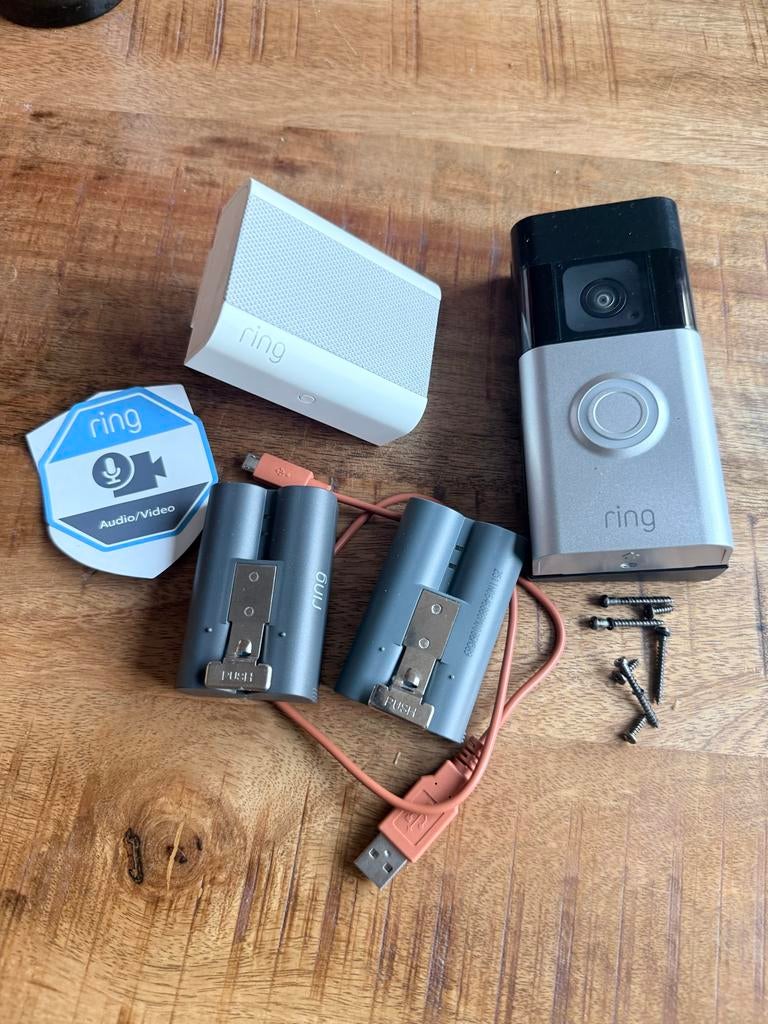 Ring Video Deurbel 2 met Chime en 2 Batterijen, Ophalen of Verzenden, Bewegingsdetectiesensor, Zo goed als nieuw, Draadloos