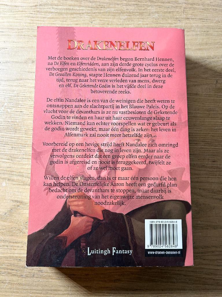 Drakenelfen Boek 5 De Geketende Godin | Bernhard Hennen, Boeken, Ophalen of Verzenden, Gelezen
