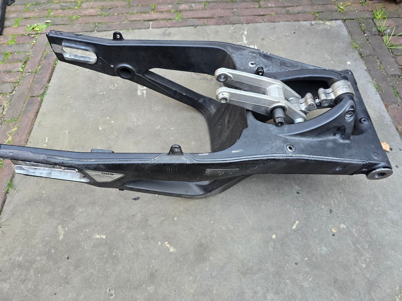Achterbrug BMW S1000RR K67 (2019-2022), Ophalen
