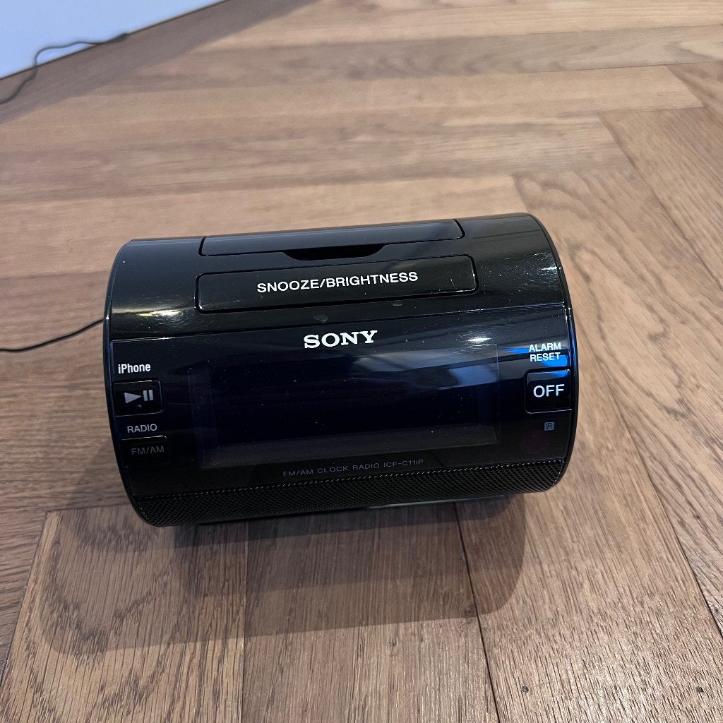 Sony ICF-C11iP wekkerradio met iPhone/iPod Lightning dock, Ophalen of Verzenden, Gebruikt, Digitaal