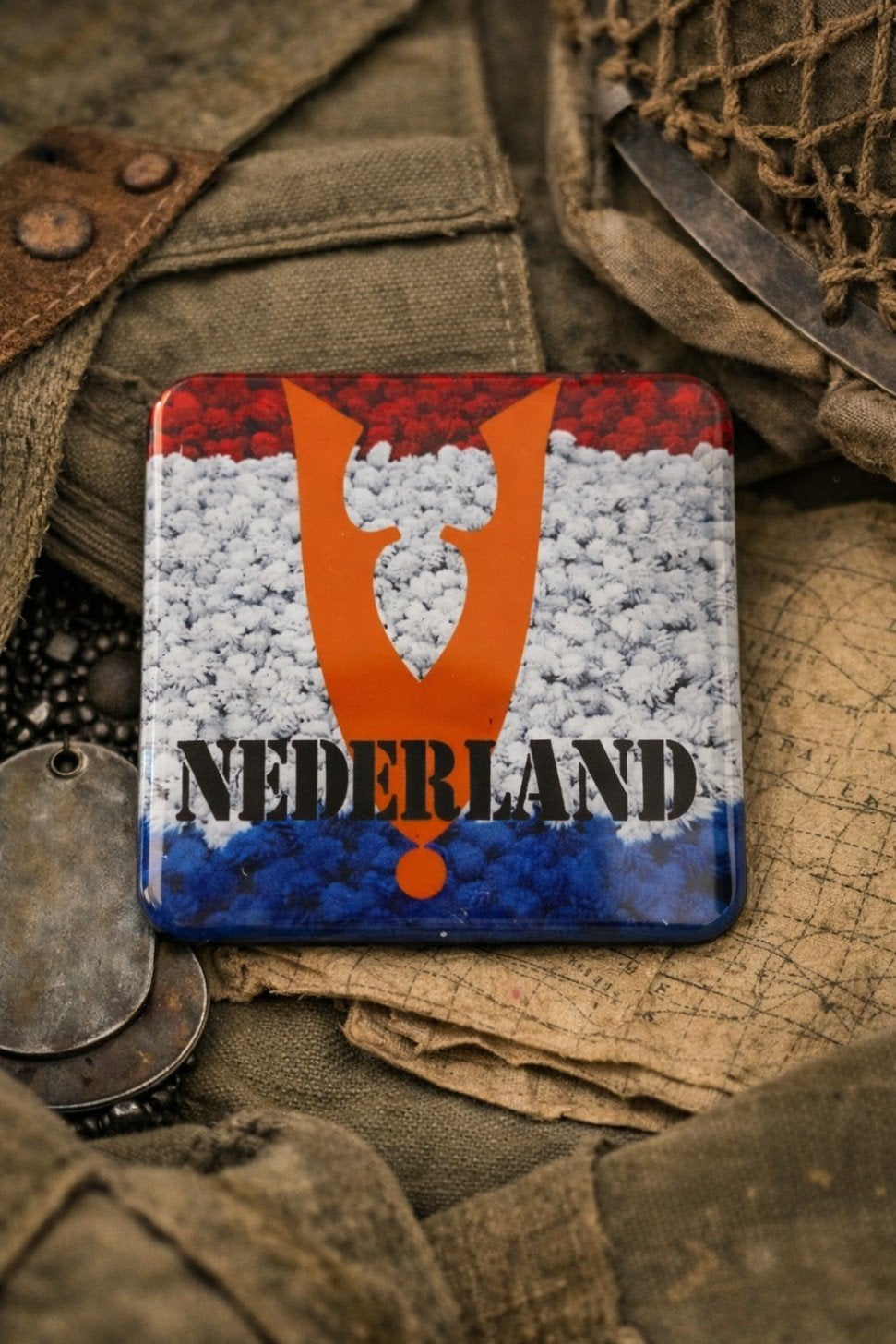 Veteraan NL vlag waalsdorpervlakte dennenappel, Ophalen of Verzenden, Overige soorten, Nederland, Kunstobject