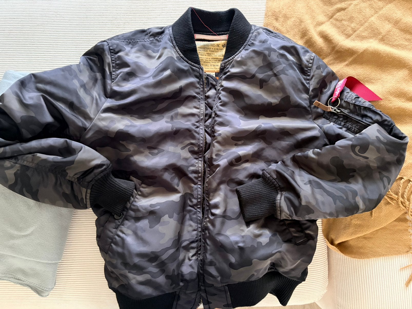 Alpha Industries Size M, Ophalen, Zo goed als nieuw, Overige maten, Zwart