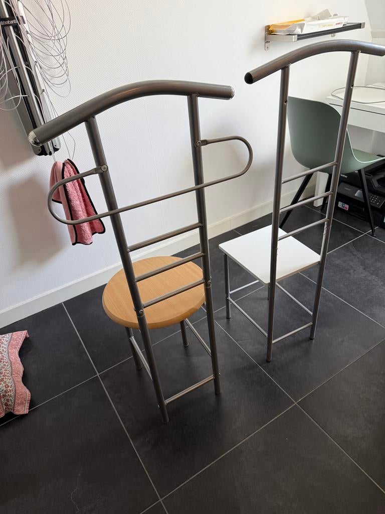 kledingstoelen / dressboy - 2 stuks, Ophalen, Gebruikt, Twee, Overige kleuren