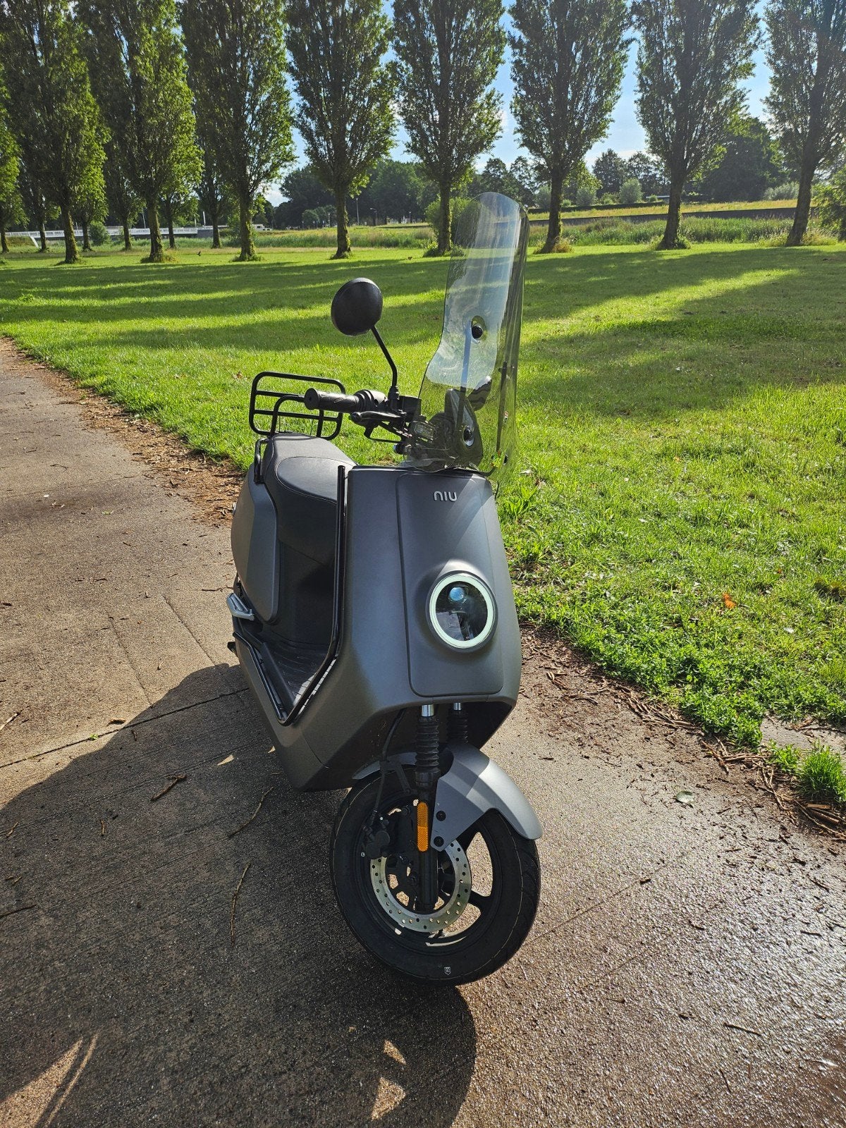 Niu elektrische (snor) scooter eerste eigenaar!, Elektrisch, Zo goed als nieuw, Ophalen, Overige merken