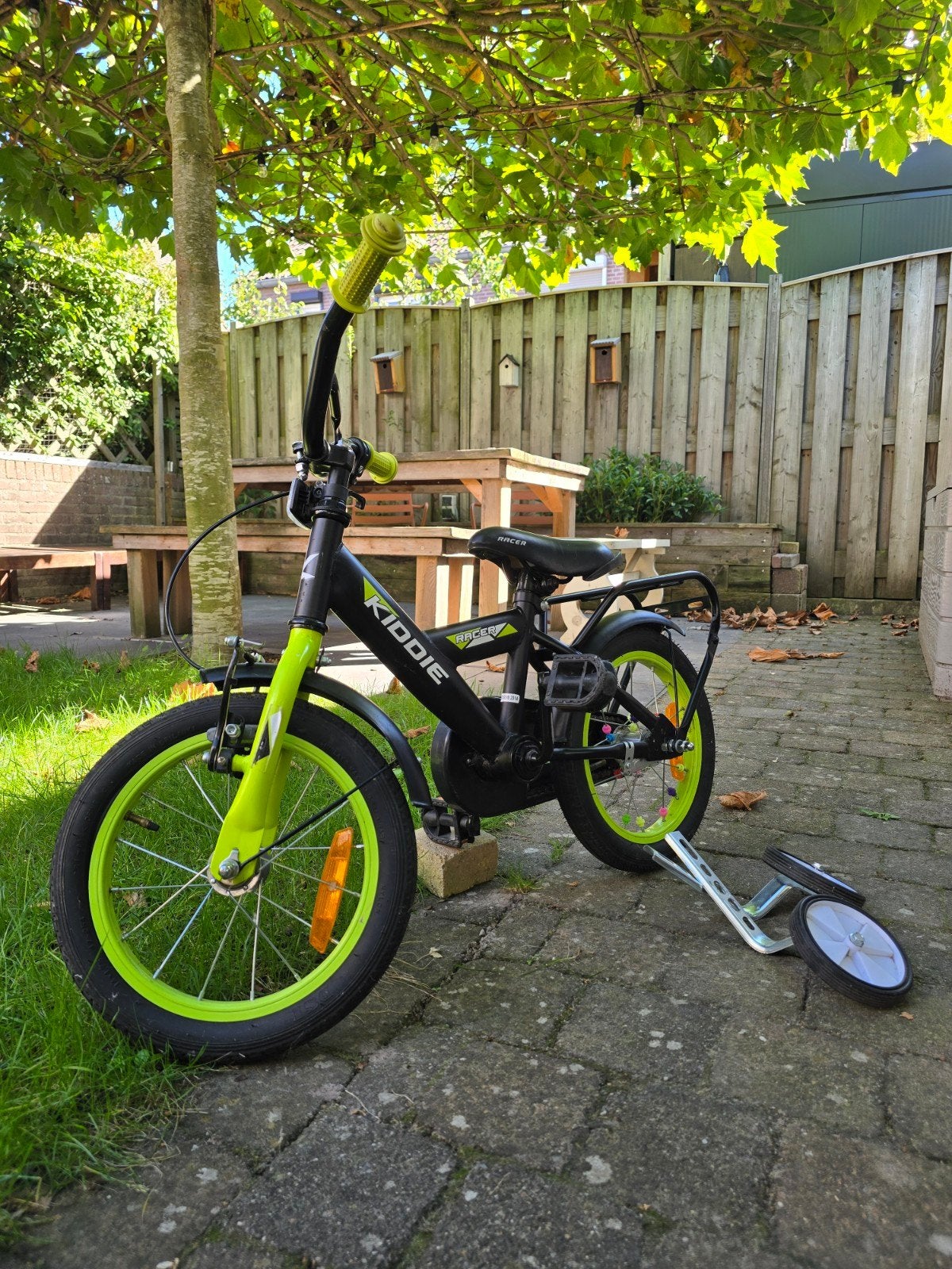 Kiddie kinderfiets met zijwieltjes - Zwart/Neon Groen, Zijwieltjes, Velgrem, Kiddie, Ophalen of Verzenden