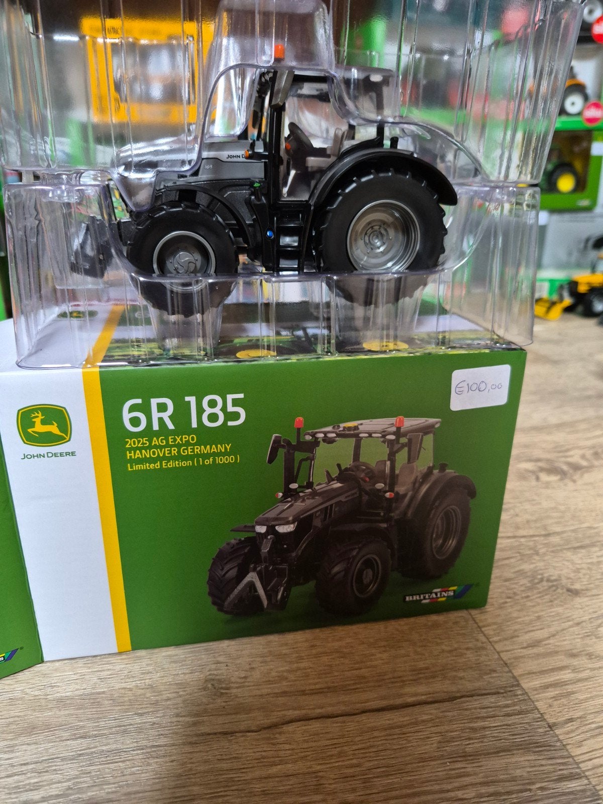 John Deere 6R 185 Limited Edition Model Tractor, Tractor of Landbouw, Ophalen of Verzenden, Nieuw, Britains