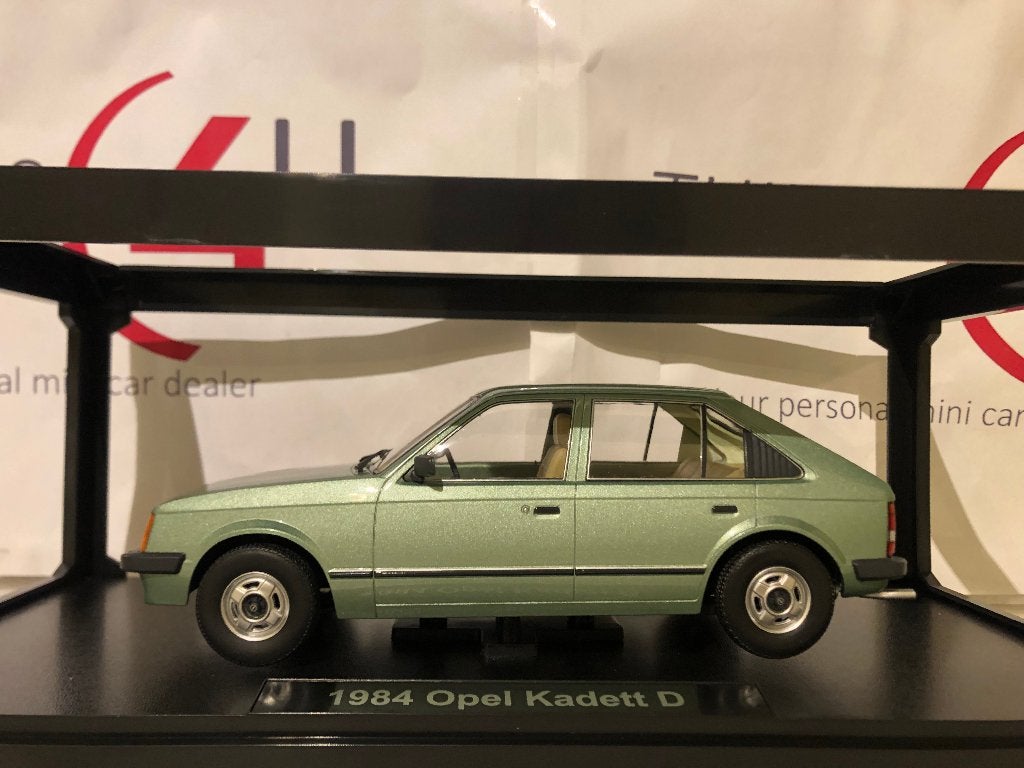 Triple 9 1:18 Opel Kadett D 1984 groen metallic nieuw, Ophalen of Verzenden, Nieuw, Auto, Overige merken