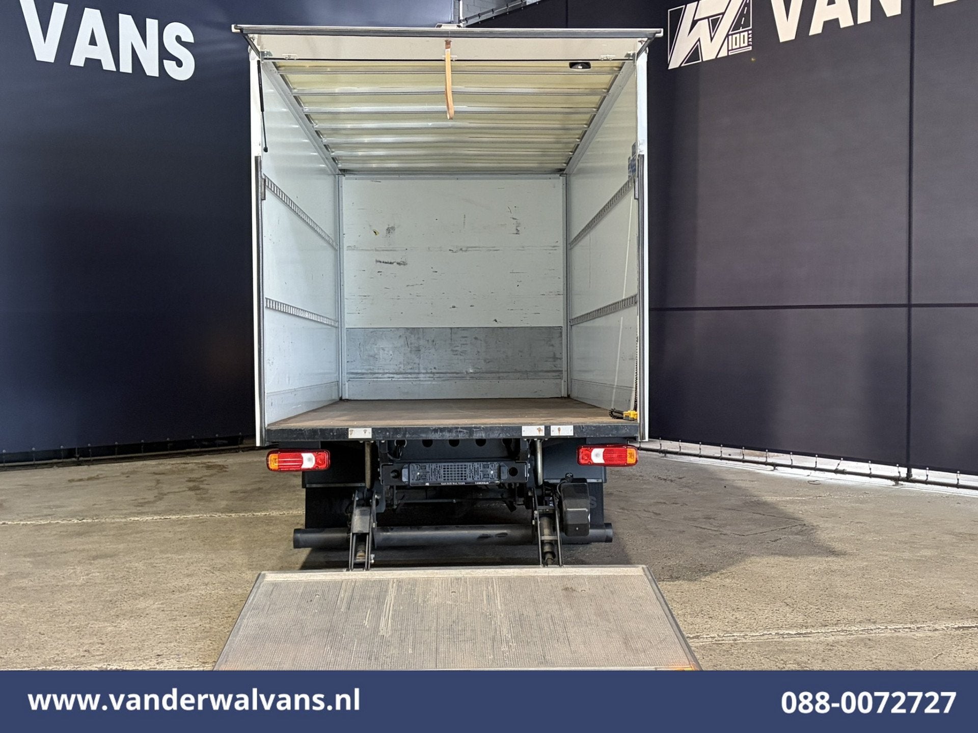 Iveco Daily 35C16H 157pk Bakwagen Dubbel Lucht Laadklep Euro, Auto's, Gebruikt, Iveco, Wit, Bedrijf