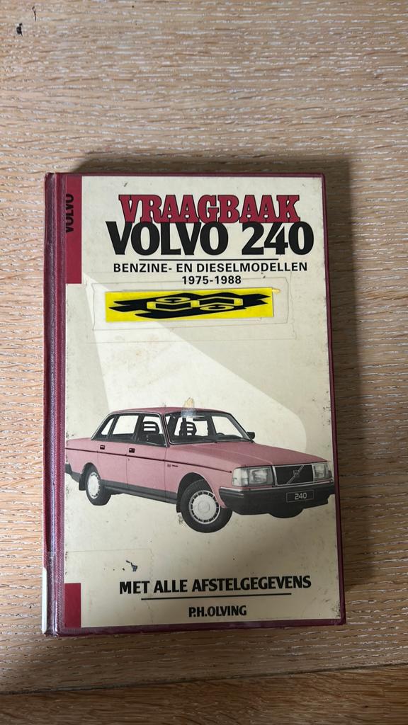Vraagbaak Volvo 240 Benzine- en Dieselmodellen 1975-1988, Auto diversen, Handleidingen en Instructieboekjes, Ophalen of Verzenden