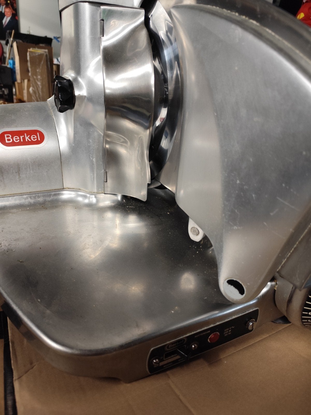 Berkel snijmachine 834, Ophalen