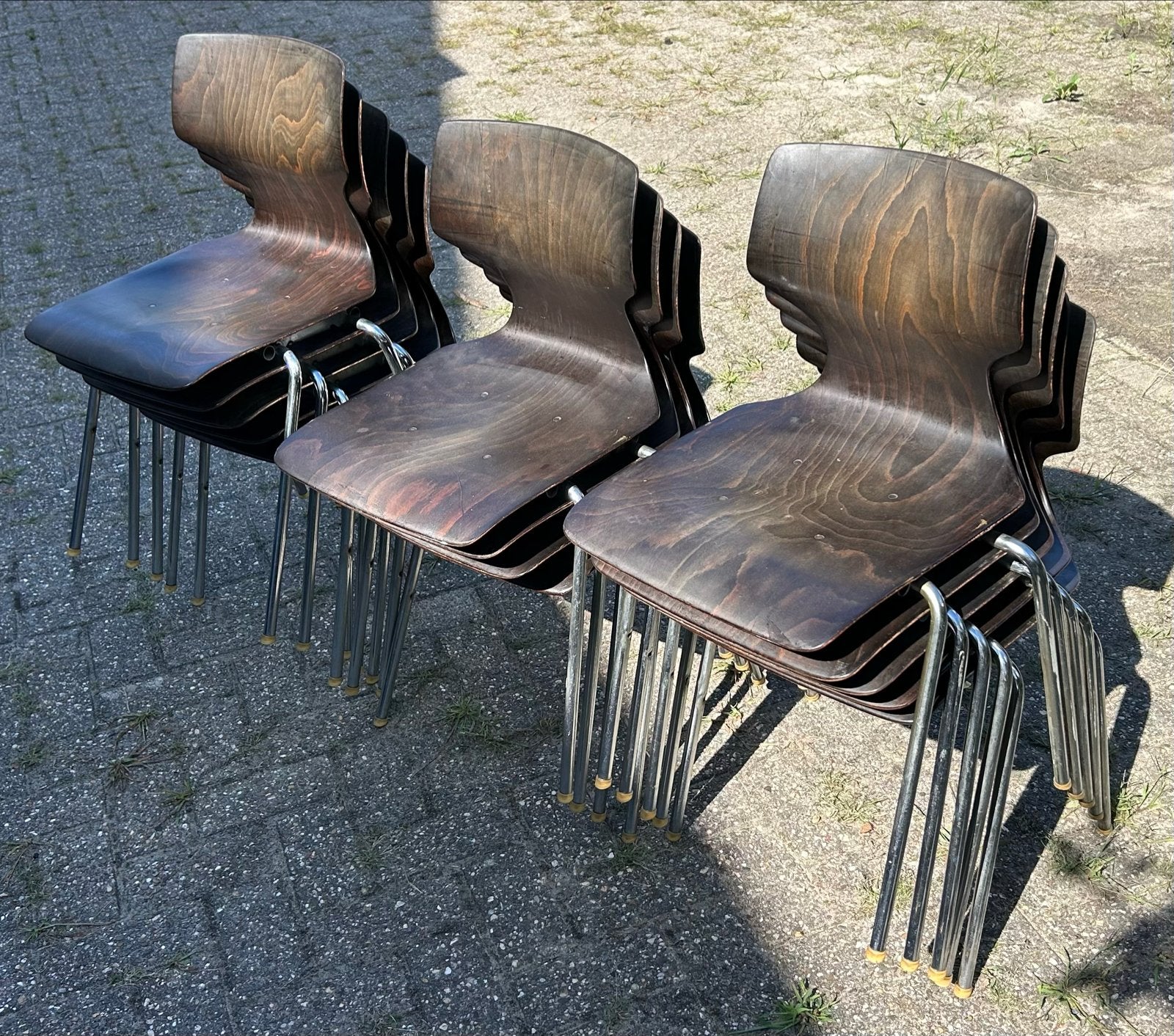 Set van 14 stapelbare stoelen Flötotto, Ophalen