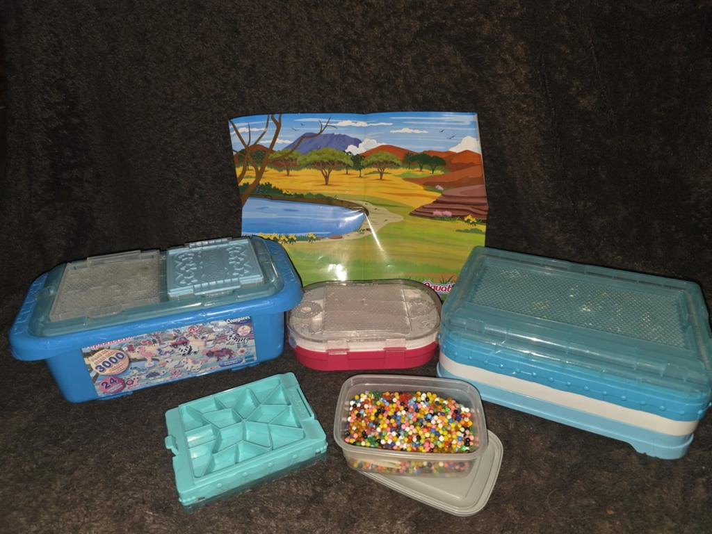 Aquabeads set met kralen en accessoires, Ophalen, Gebruikt, Knutselen