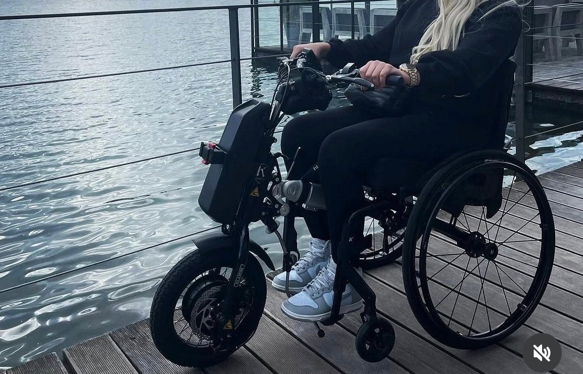 Kuschall K Serie 2.0 Rolstoel + Klaxon Klick voorzetwiel, Diversen, Rolstoelen, Ophalen, Zo goed als nieuw, Handbewogen rolstoel