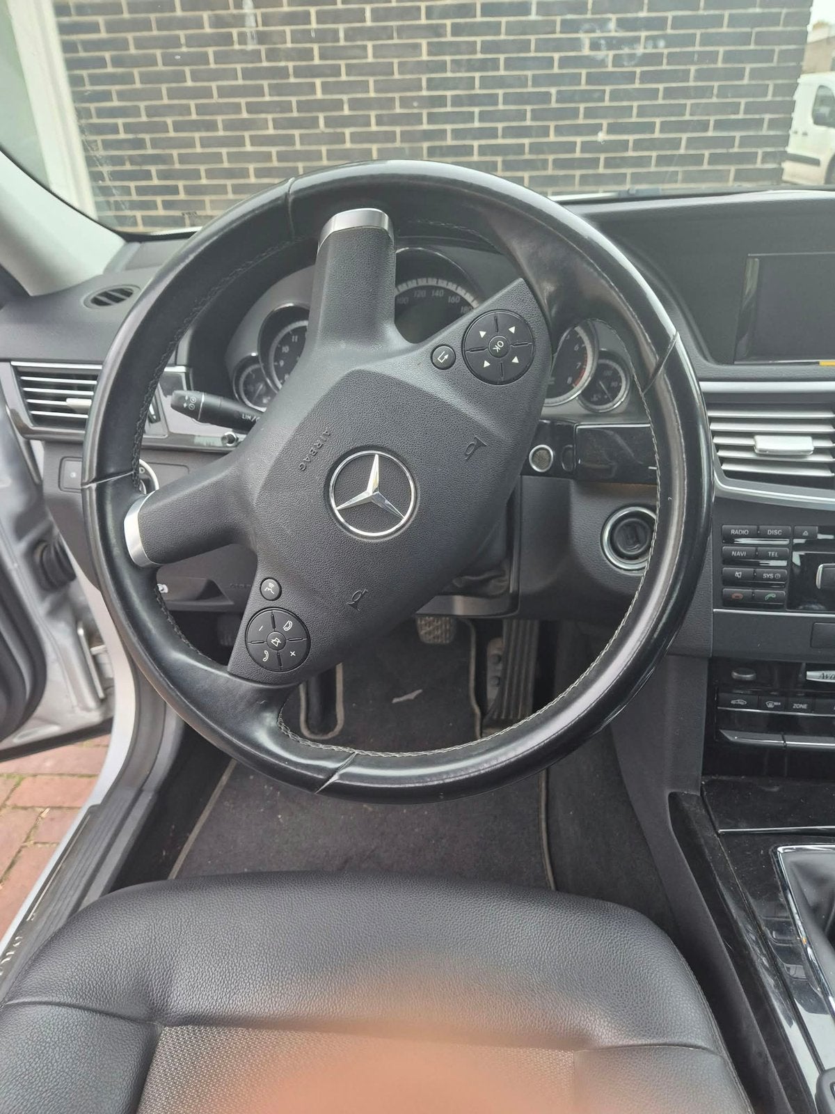 Mercedes, Auto's, Zwart, 4 cilinders, Sedan, 1700 kg