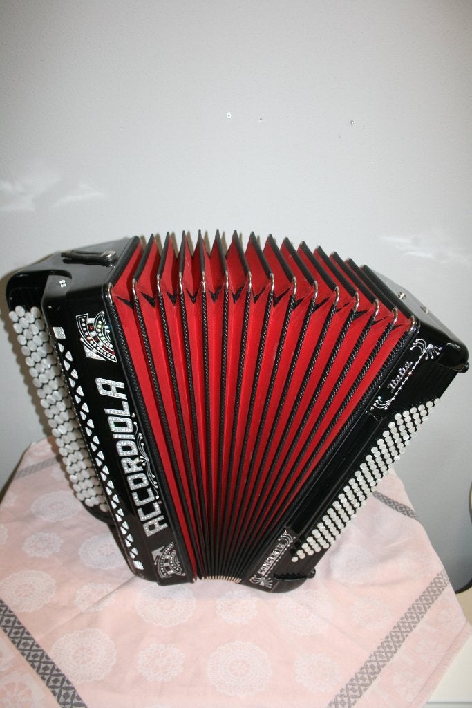 Prachtige Accordiola Concerto B-Griff - 4 Korig - 120 bas, Muziek en Instrumenten, Accordeons, Ophalen, Met koffer, Knopaccordeon