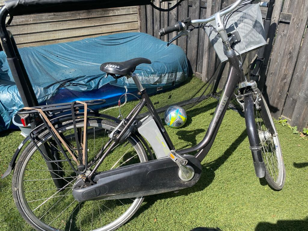 Gazelle elektrische fiets - zadel en voorband defect, Ophalen, Gebruikt, Gazelle