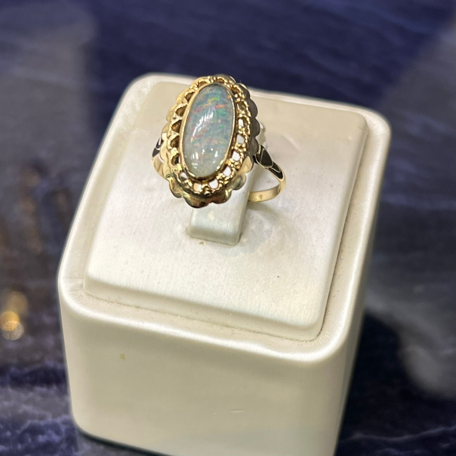 14 karaat gouden ring met opaal steen prachtig model, Ophalen of Verzenden, Nieuw, Goud, Dame
