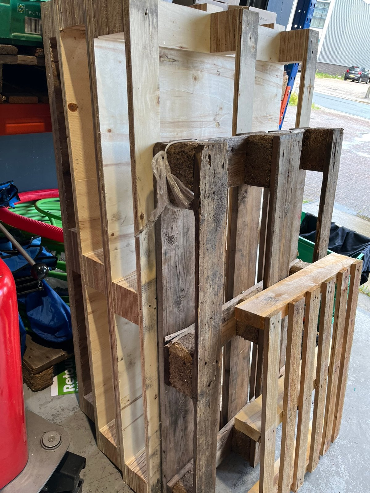 Pallets gratis af te halen in Gouda, Doe-het-zelf en Verbouw, Ophalen, Zo goed als nieuw, Pallet, Minder dan 200 cm