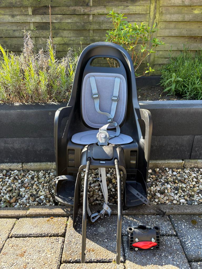 Fiets stoeltje | achterop, Ophalen, Zo goed als nieuw, Achterzitje, Voetsteuntjes