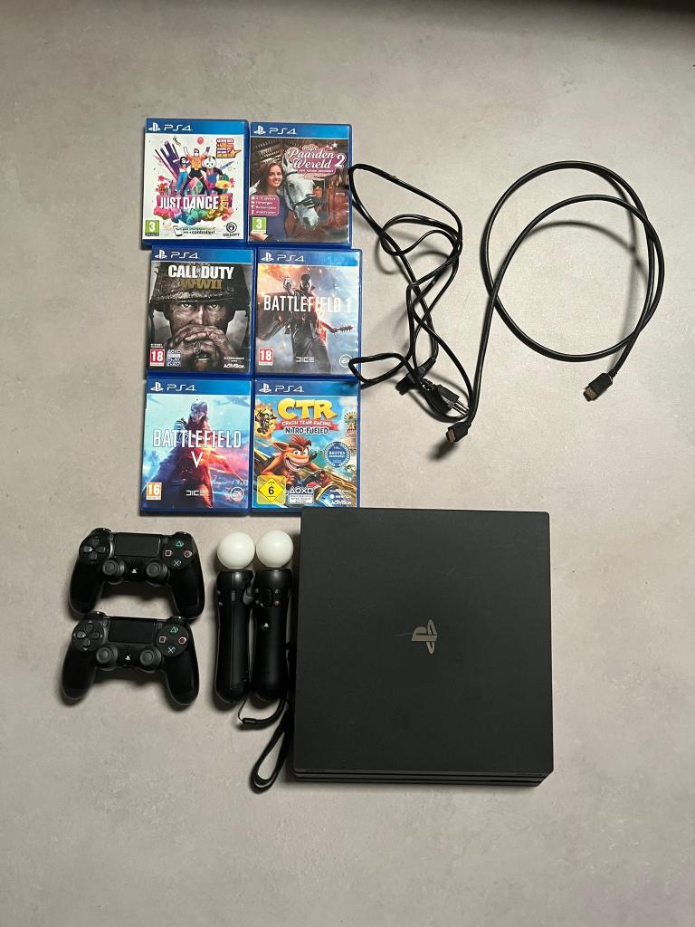 Playstation 4 pro met consoles en spellen, Ophalen of Verzenden, Zo goed als nieuw, 1 TB, Pro